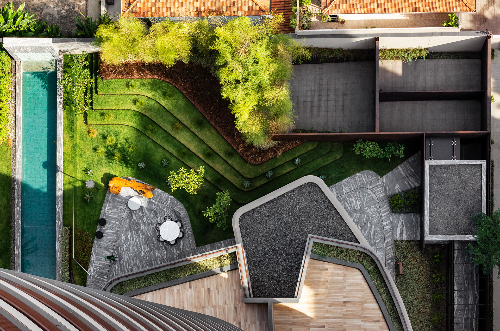 Cyrela By Pininfarina -- Foto do Empreendimento Pronto | Piscina e Àrea Externa