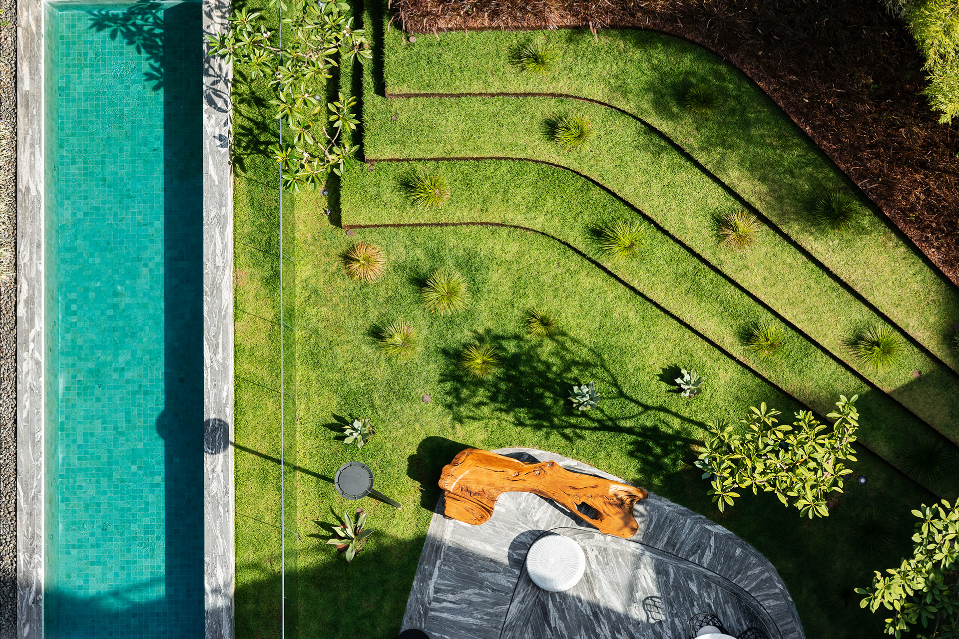 Cyrela By Pininfarina -- Foto do Empreendimento Pronto | Piscina e Àrea Externa