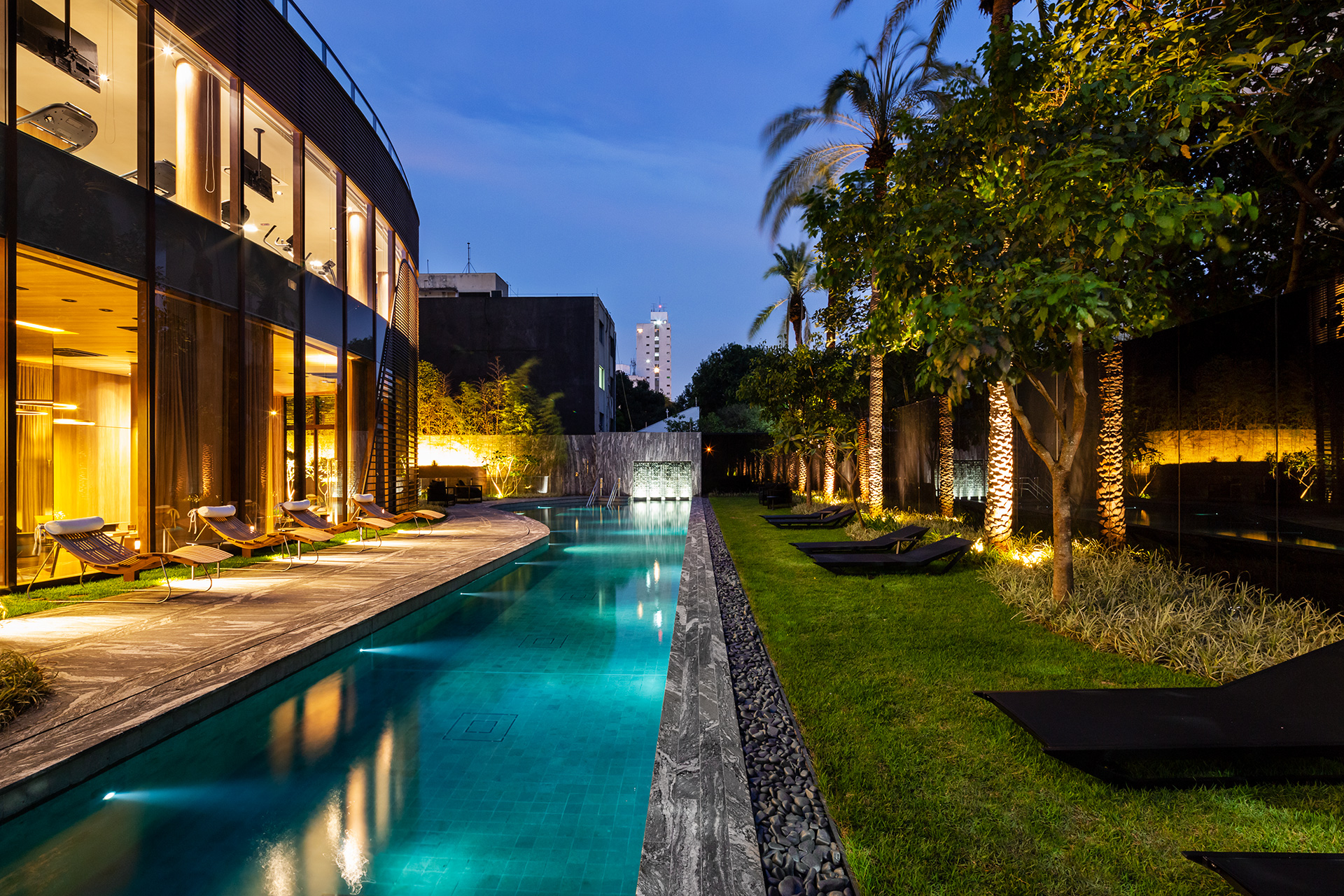 Cyrela By Pininfarina -- Foto do Empreendimento Pronto | Piscina