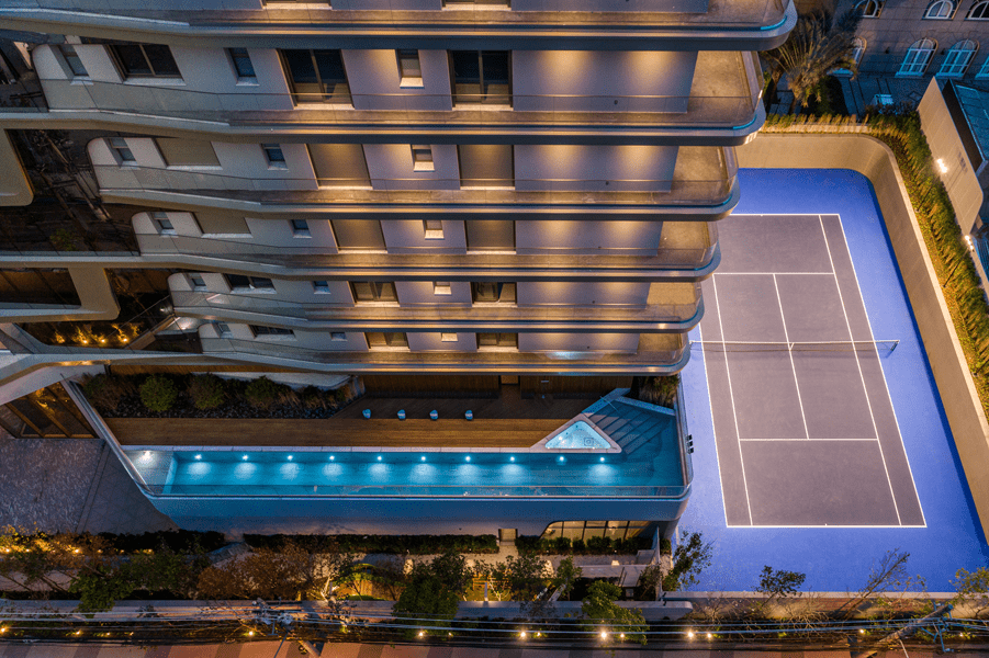 Heritage Cyrela -- Foto do Empreendimento Pronto | Fachada e Quadra de Tênis