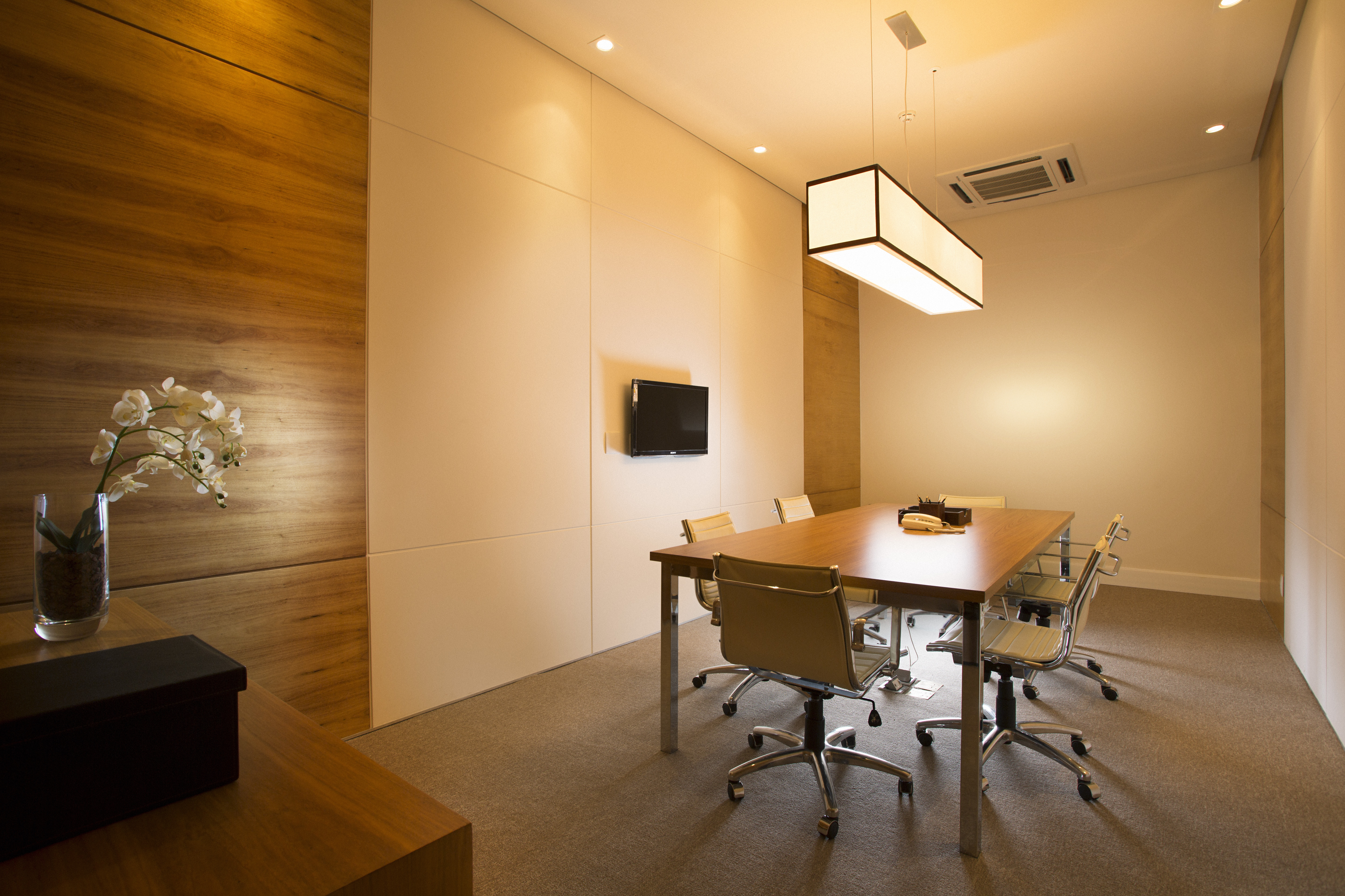 CEO Office -- Imagem da Sala de Reunião