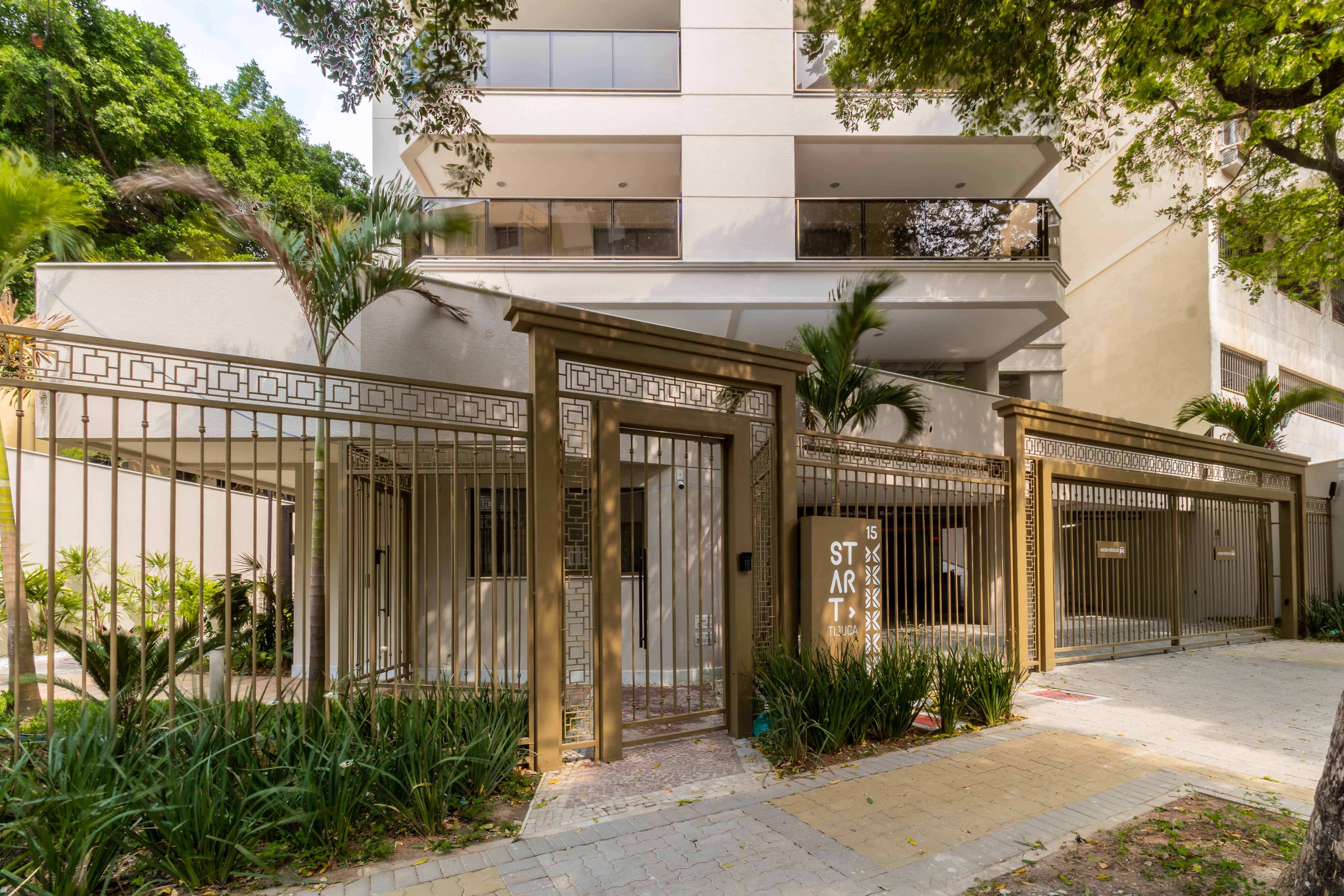 Start Tijuca -- Pórtico de acesso