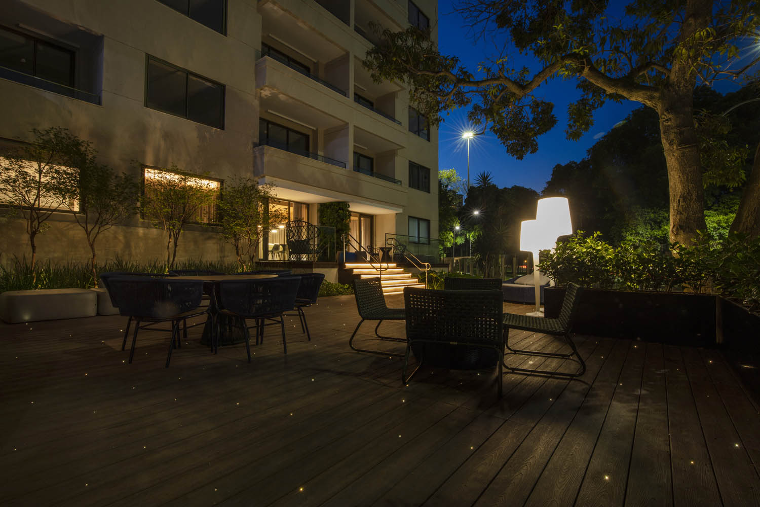 Rio By Yoo -- Áreas externas noturnas