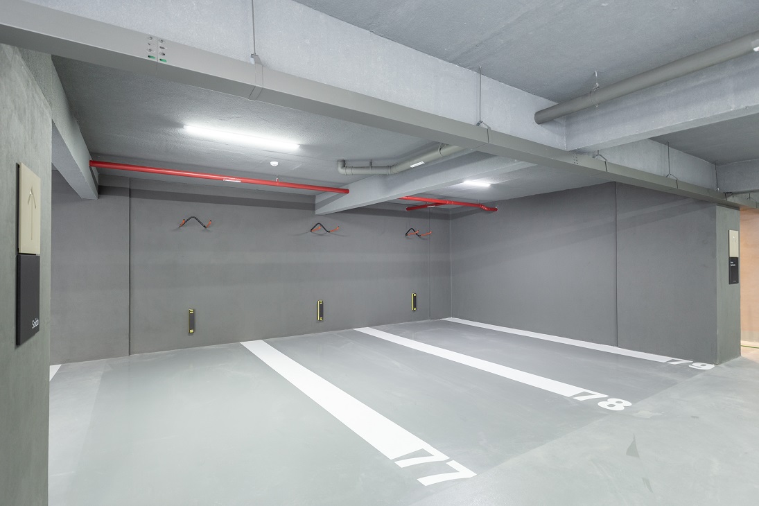 NY, 205 -- Estacionamento