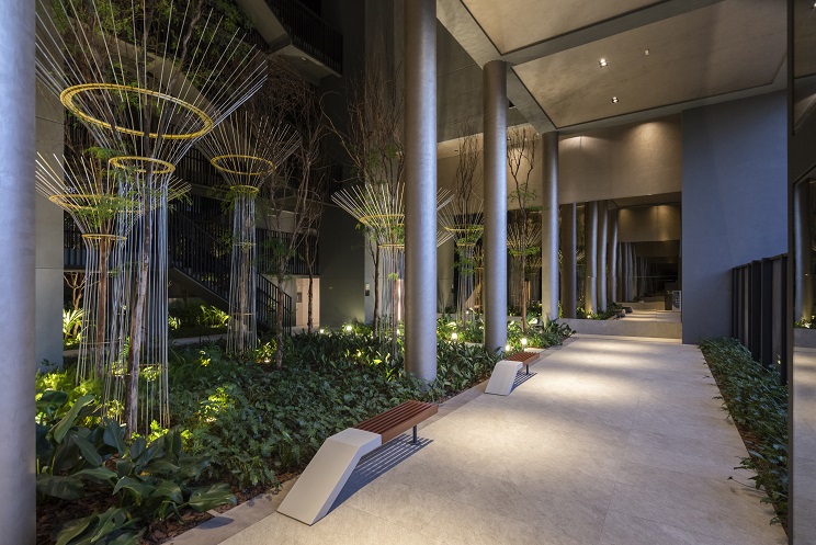 NY, 205 -- Inner Garden