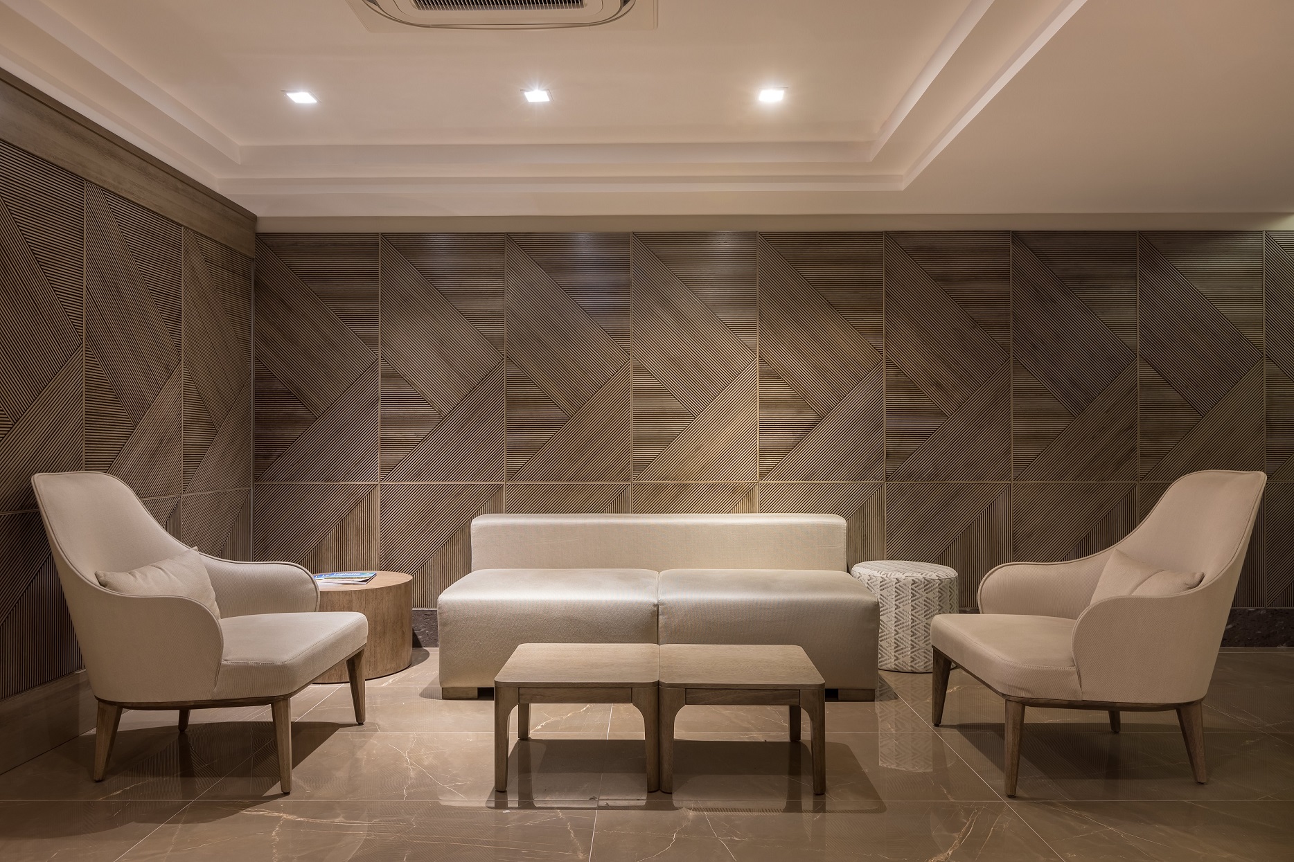 Axis Triple Business -- Estar Lobby