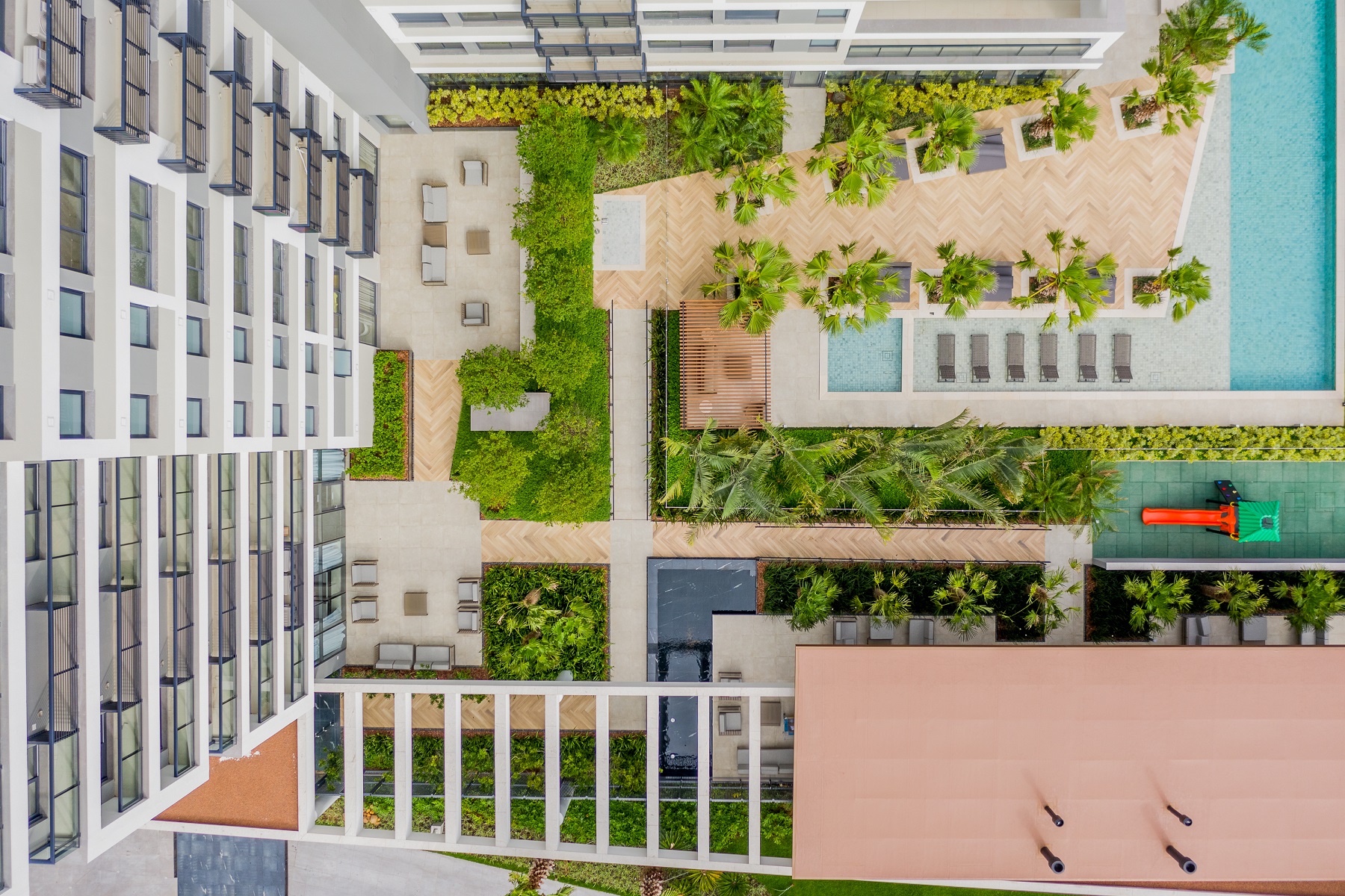 Float Residences -- Piscina Externa