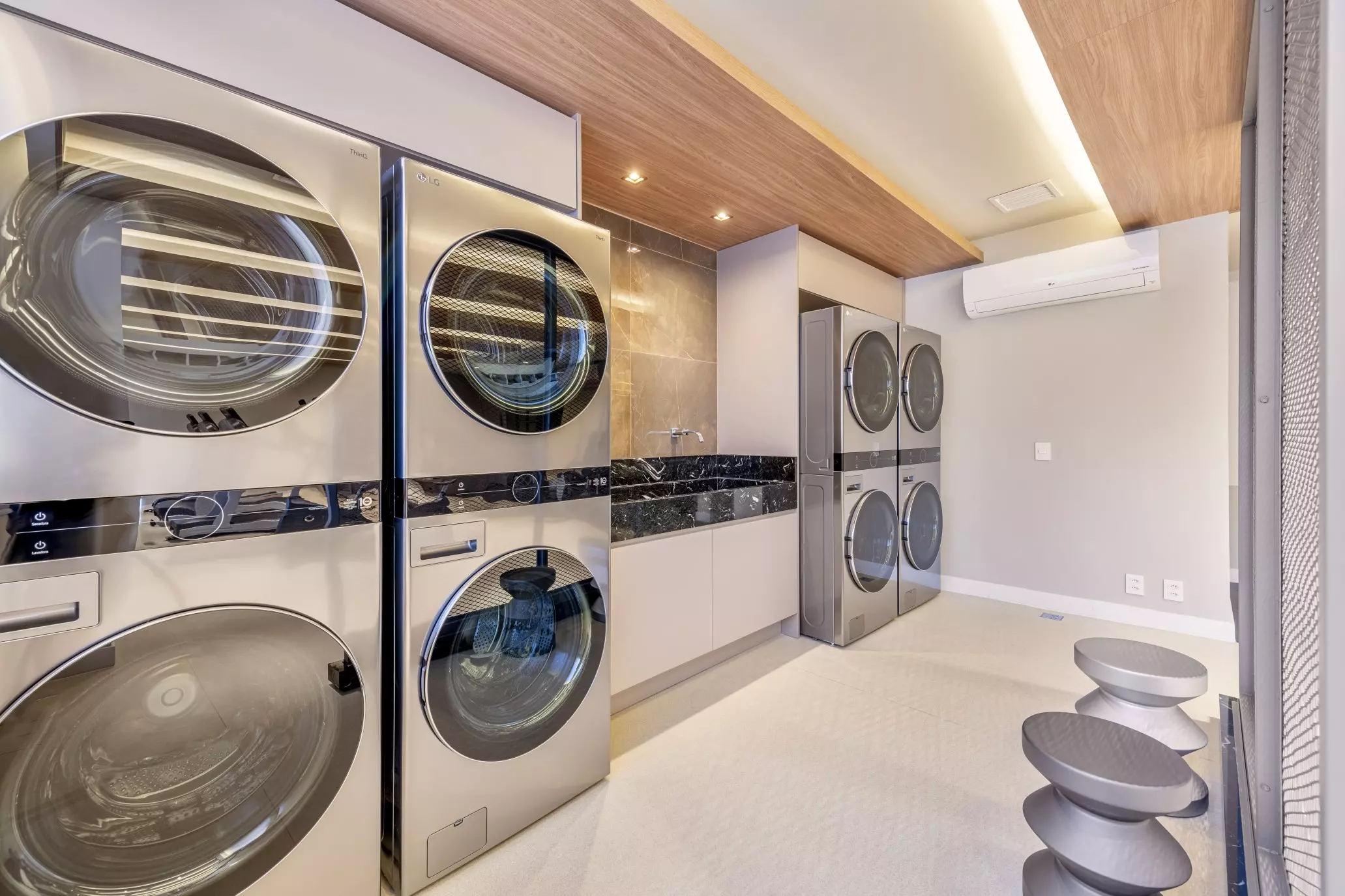 The Arch -- Lavanderia