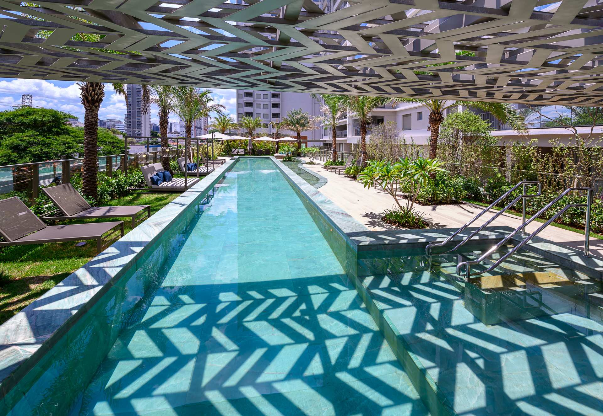 Bothanic Residences -- Foto do Empreendimento Pronto l Piscina