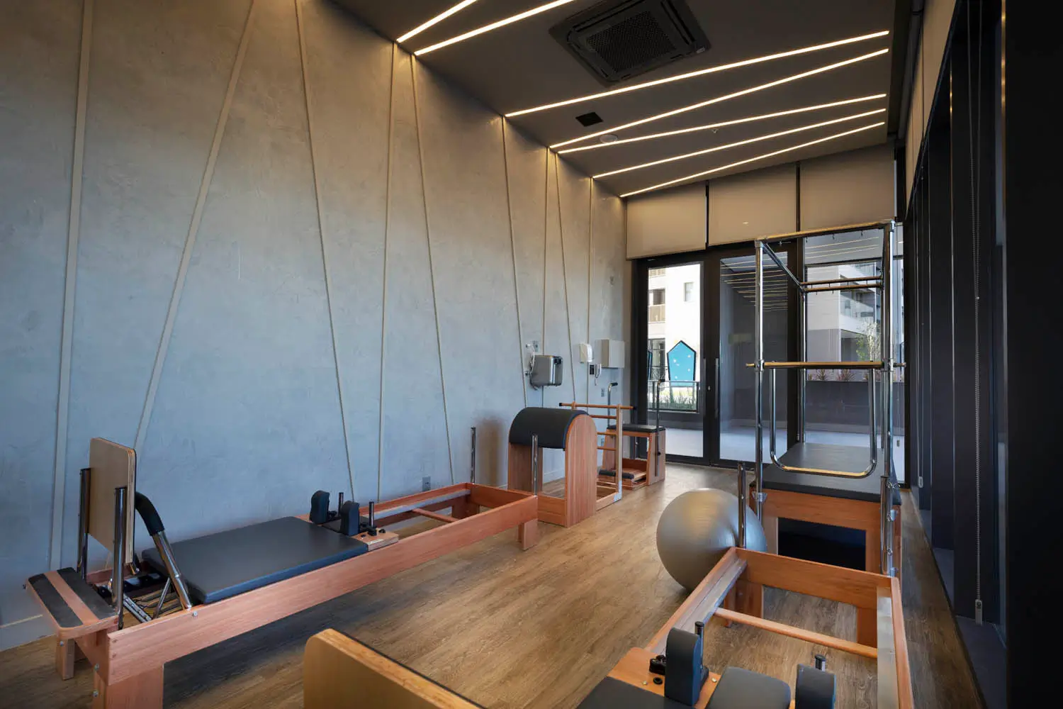 Latitud Condominium Design -- Sala de pilates