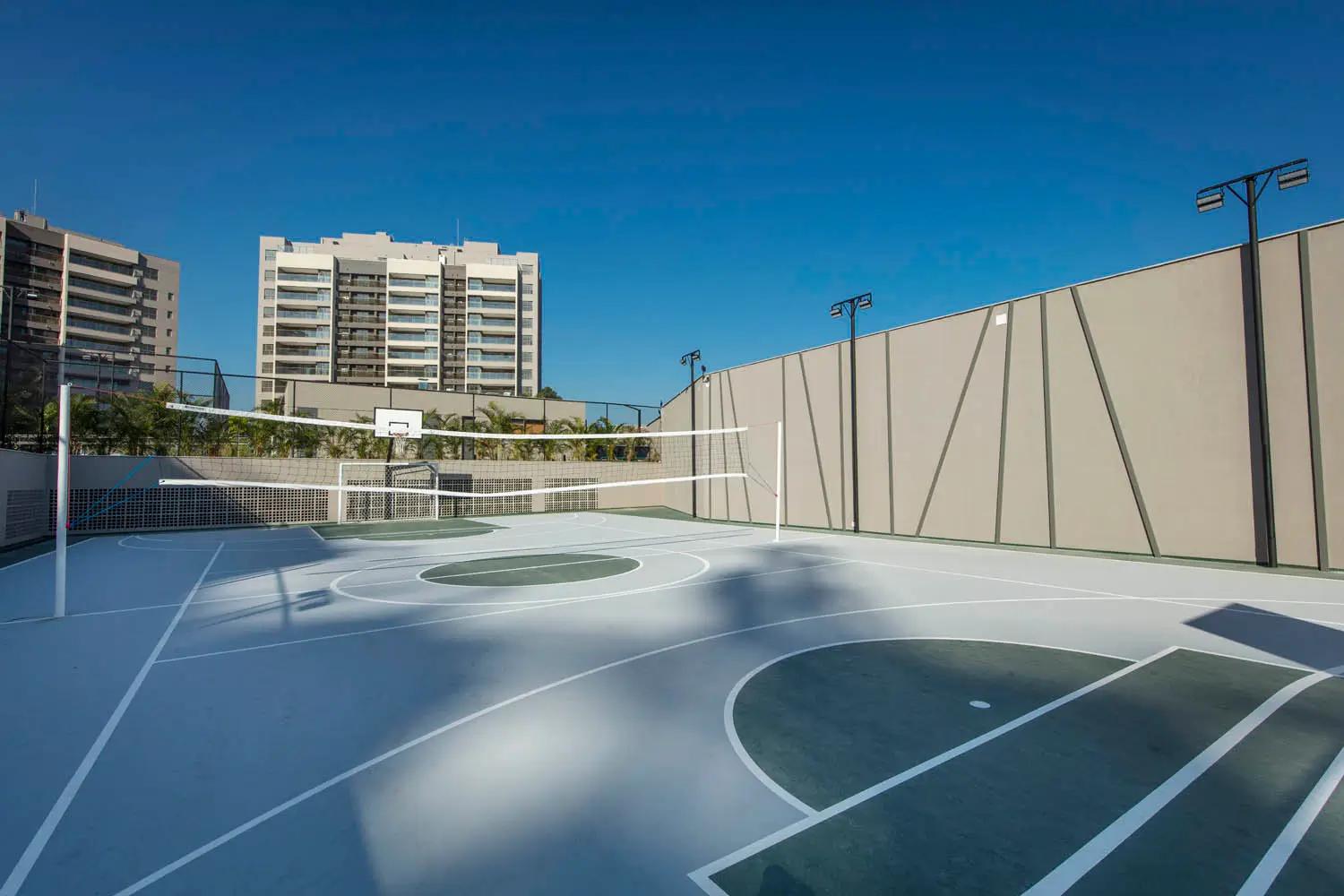 Latitud Condominium Design -- Quadra recreativa