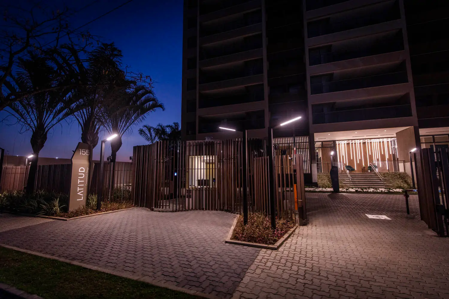 Latitud Condominium Design -- Acesso ao lobby