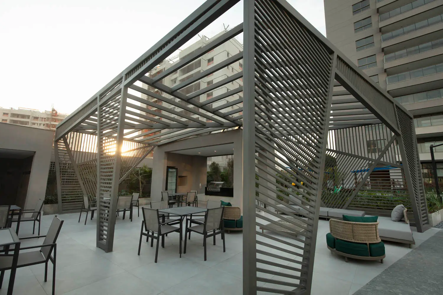 Latitud Condominium Design -- Pergolado Gourmet com churrasqueira