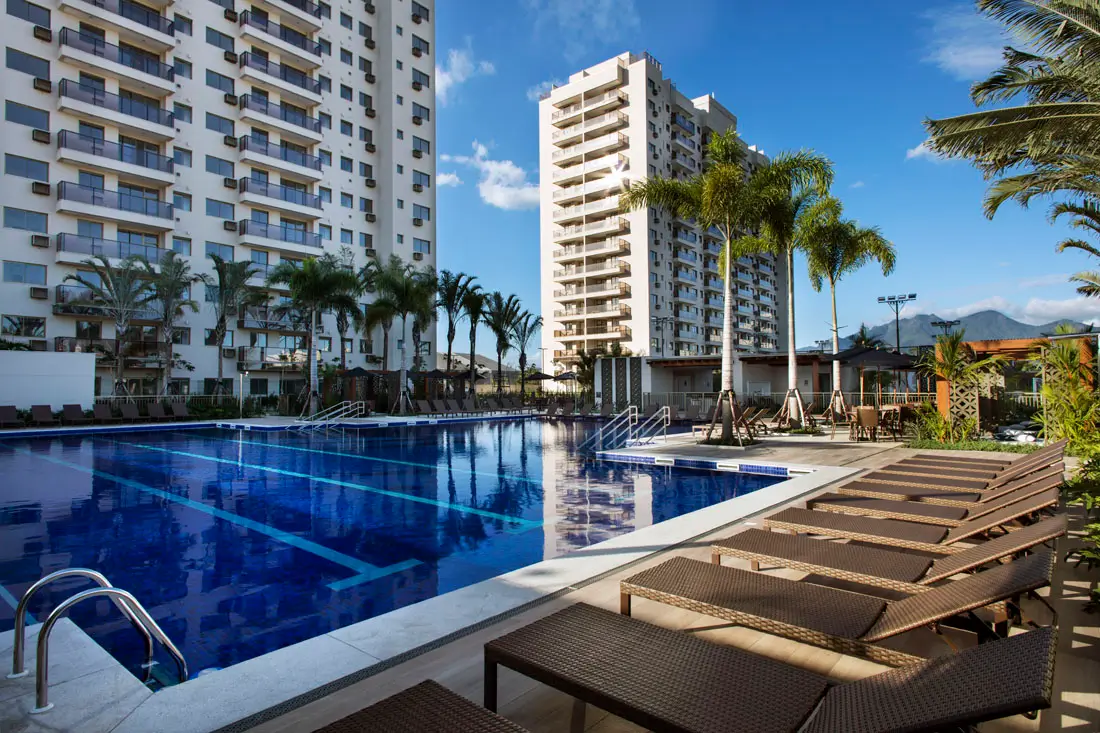 RJZ Cyrela Like Residencial Club -- Piscina