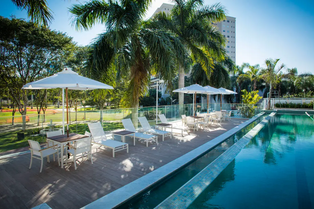 In Side Península Home Design -- Piscina