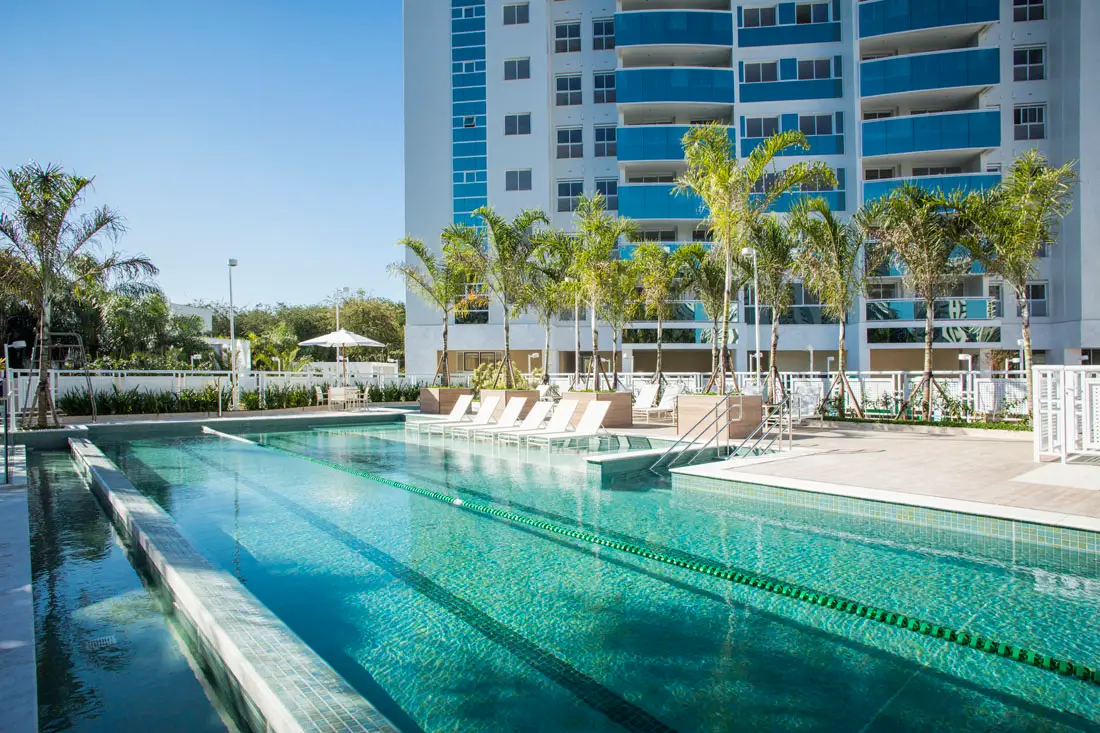 In Side Península Home Design -- Piscina