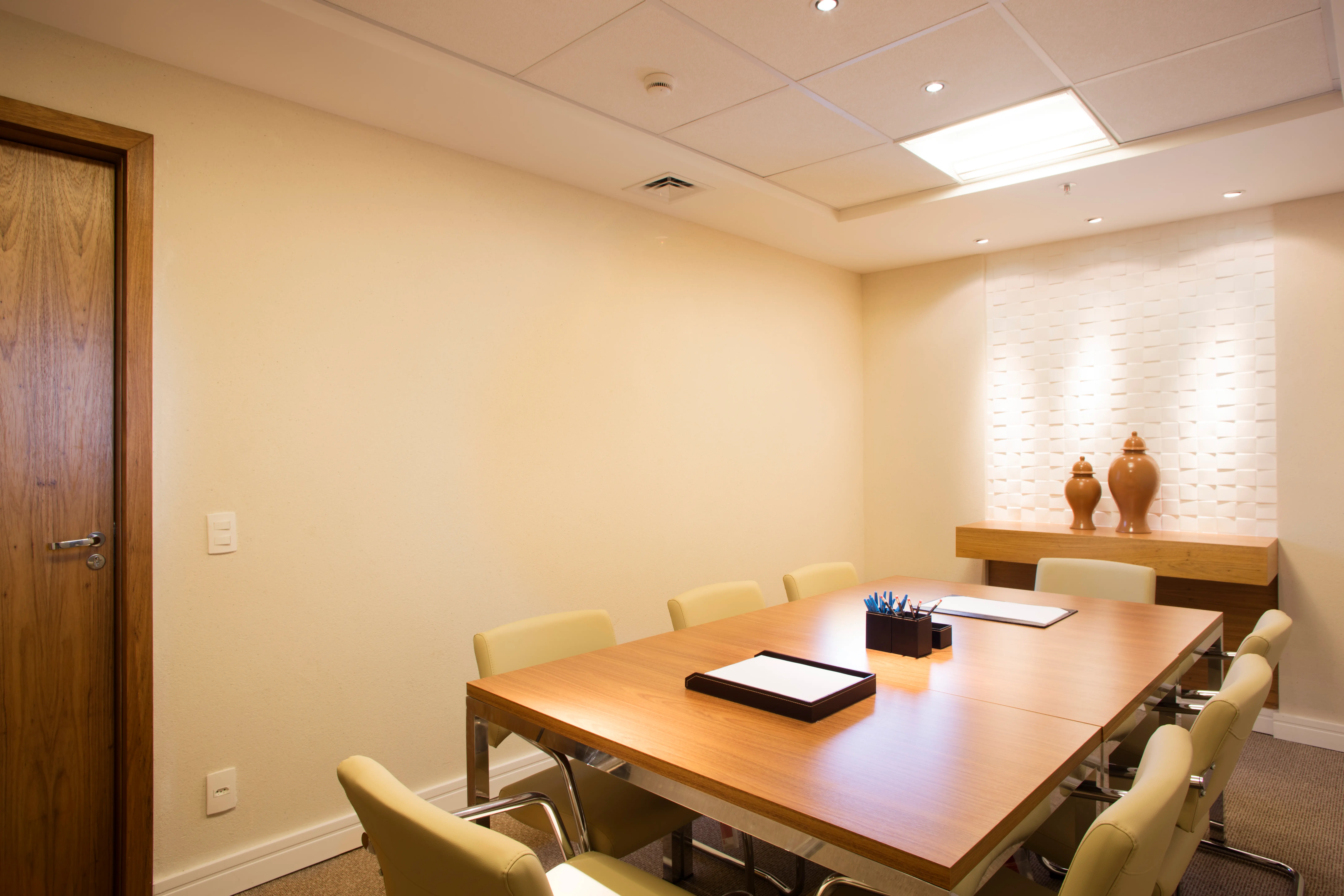 Carioca Offices -- Sala de Reunião