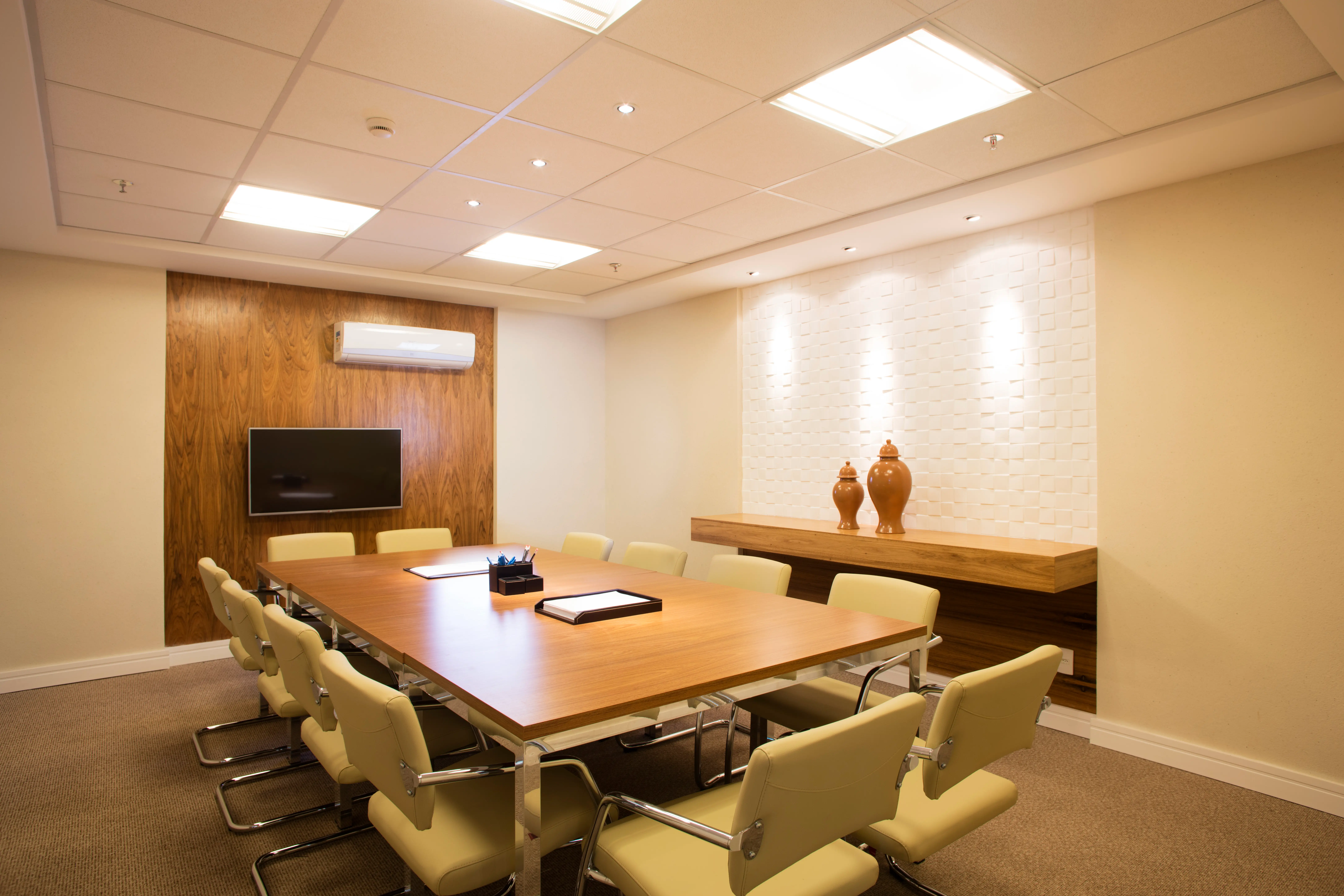 Carioca Offices -- Sala de Reunião