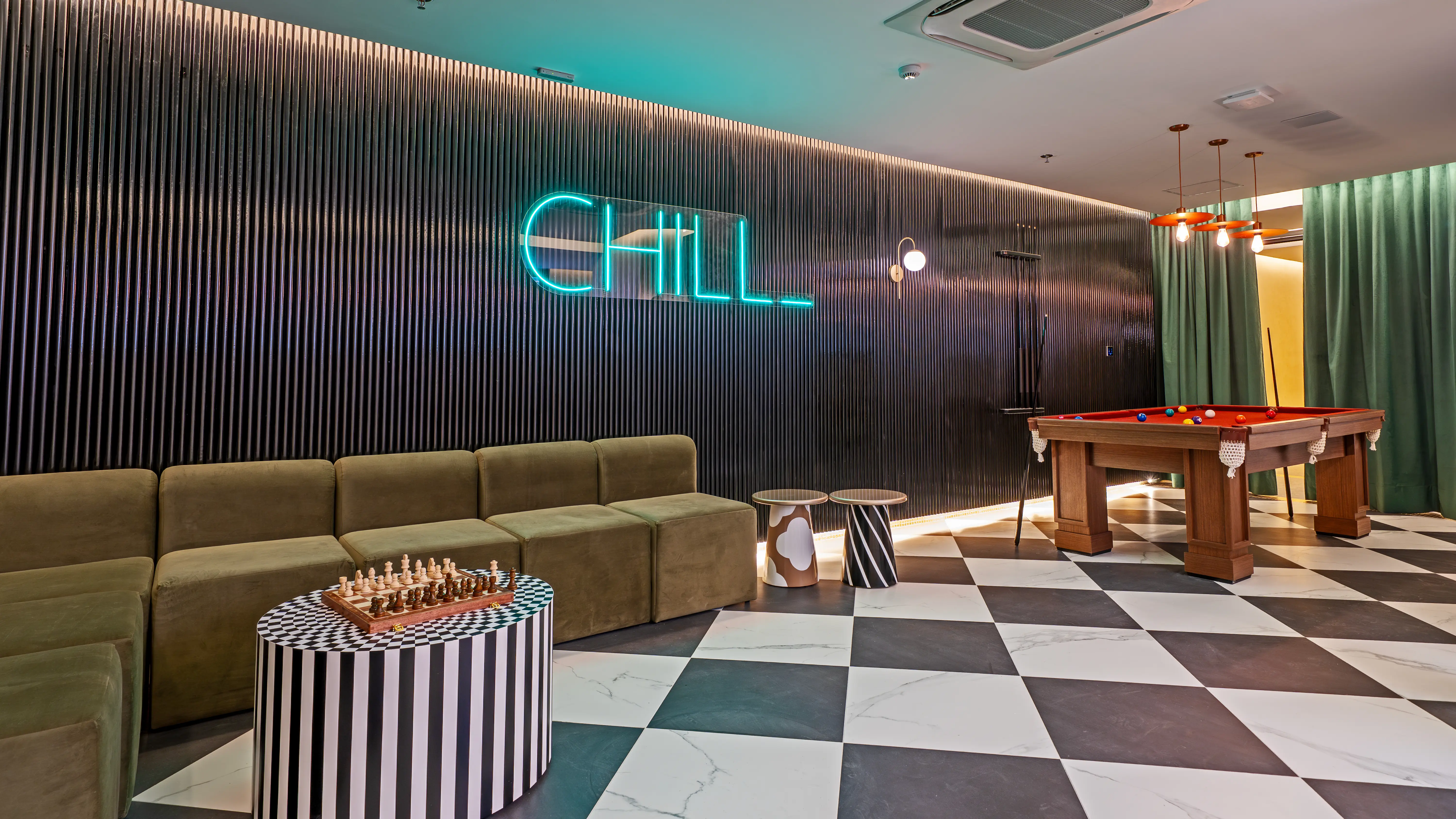 On the Sea Arpoador -- SALÃO DE JOGOS