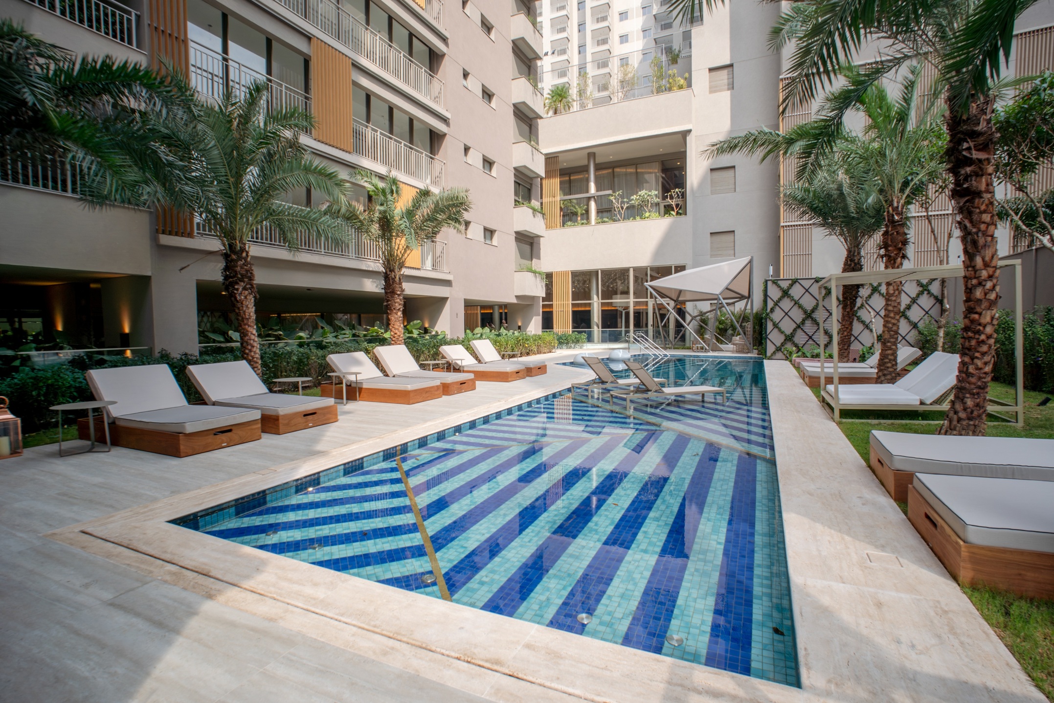 Cyrela Moema By Yoo -- Empreendimento Pronto | Piscina Descoberta