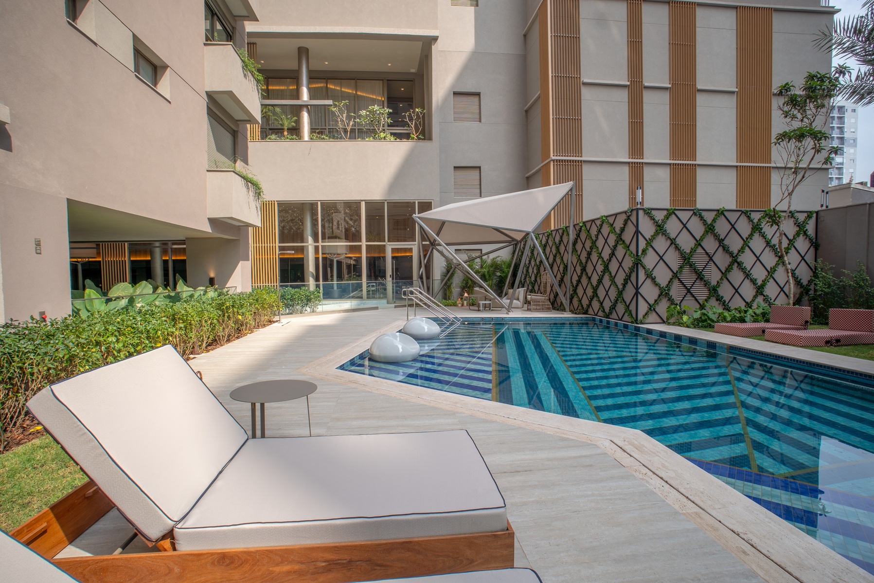 Cyrela Moema By Yoo -- Empreendimento Pronto | Piscina Descoberta