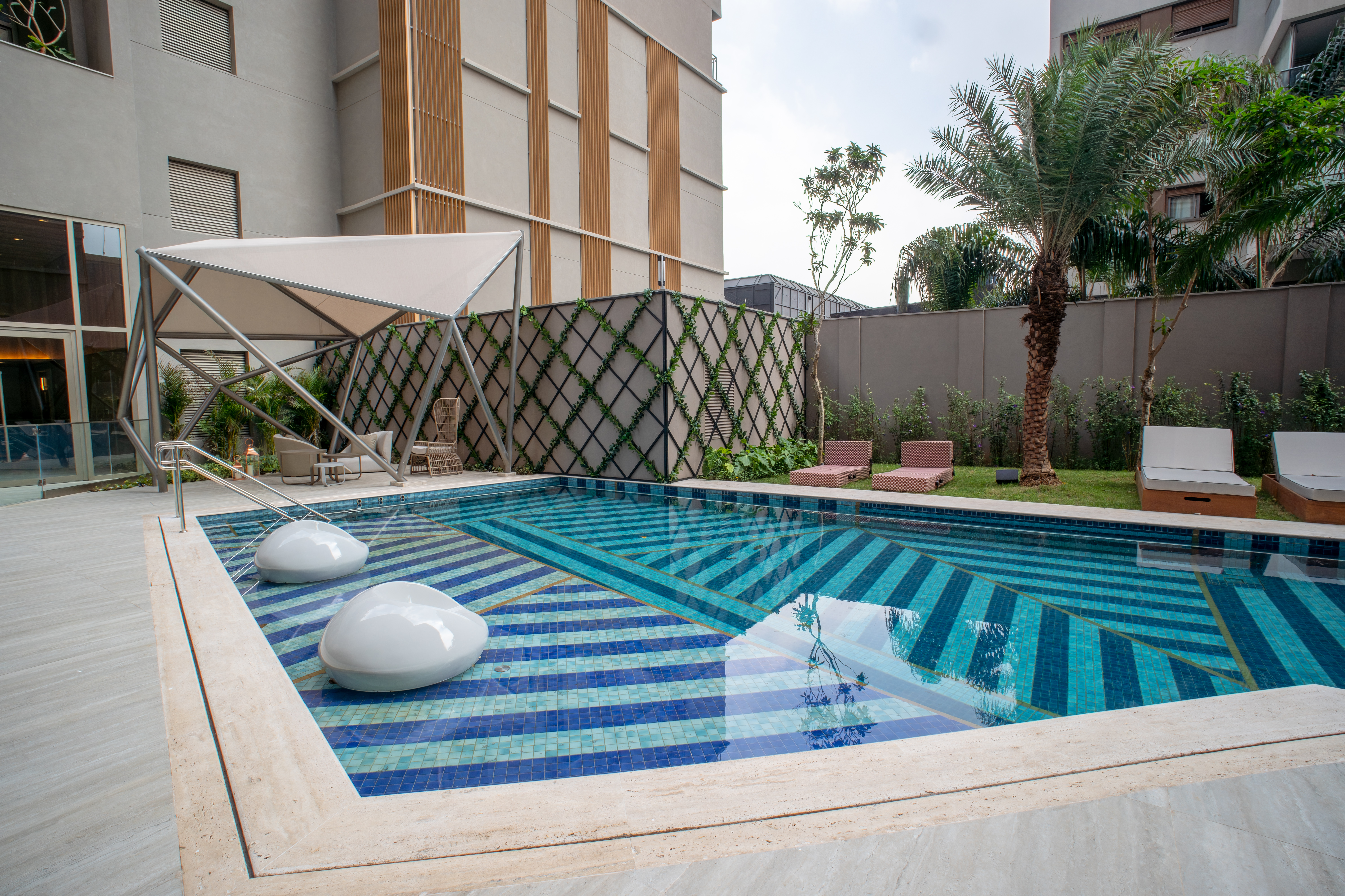 Cyrela Moema By Yoo -- Empreendimento Pronto | Piscina Descoberta