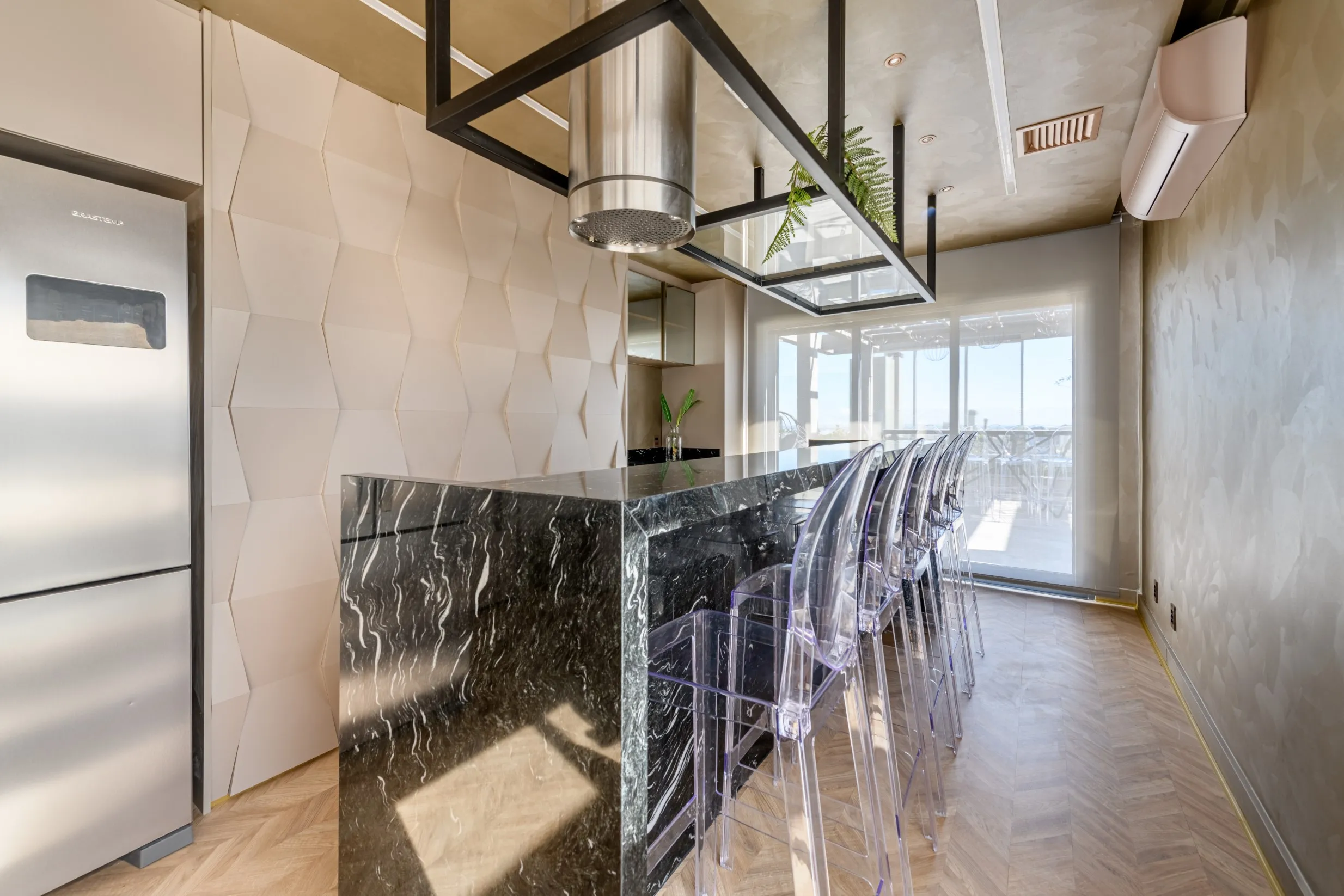 Gourmet Lounge