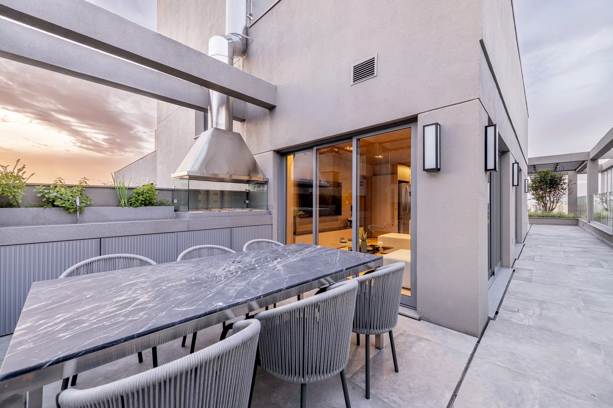 Lounge externo com churrasqueira