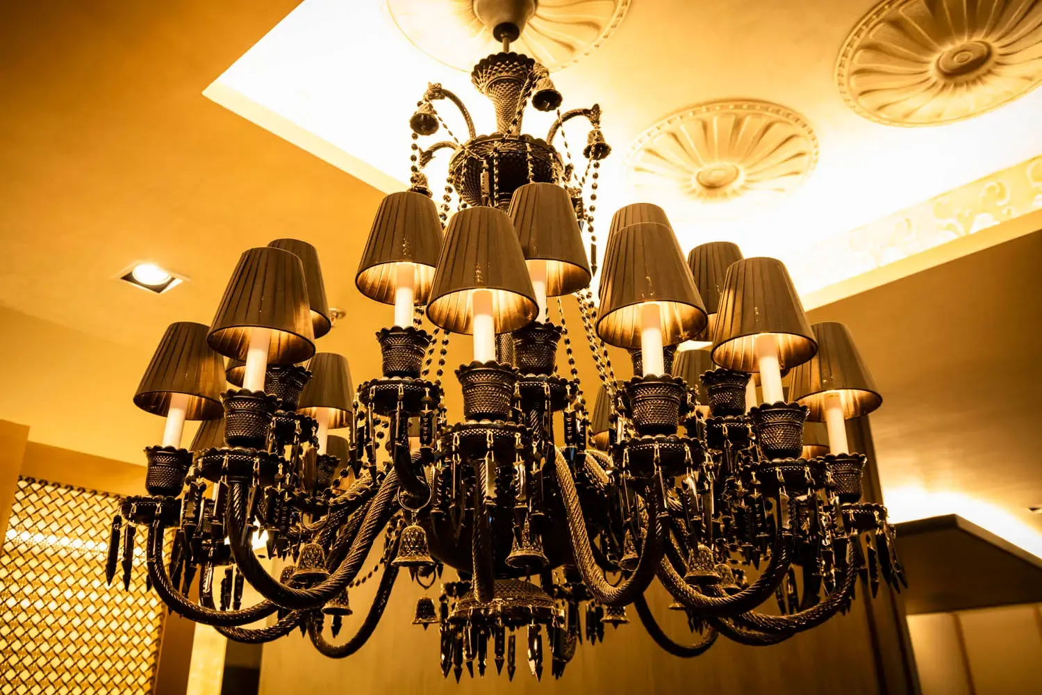 Lustre Lobby