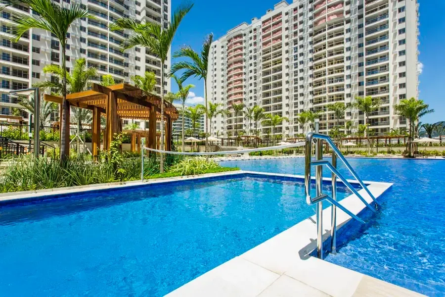 PISCINA COM 5O METROS