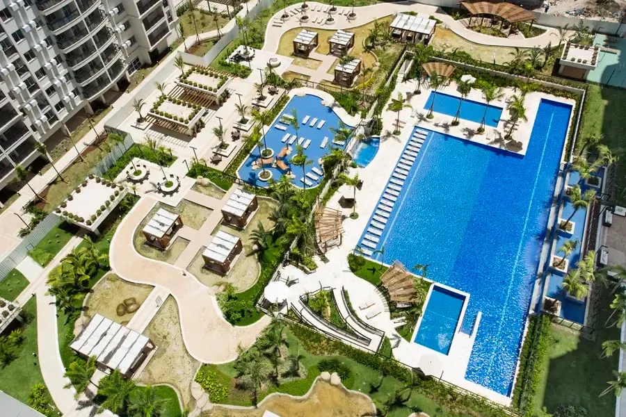VISTA AÉREA DAS PISCINAS E ESPELHO D´ÀGUA 