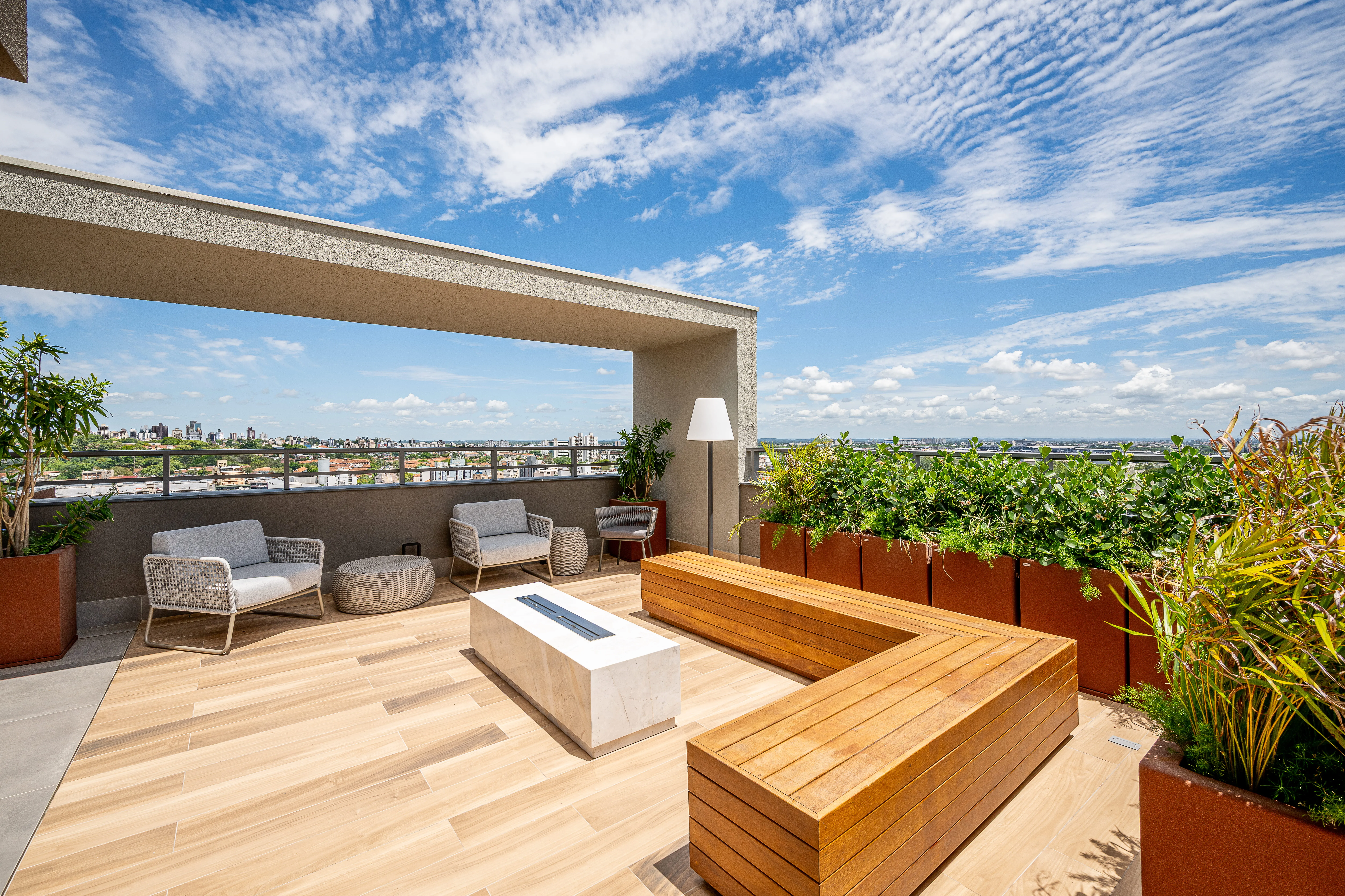 lounge-com-fireplace